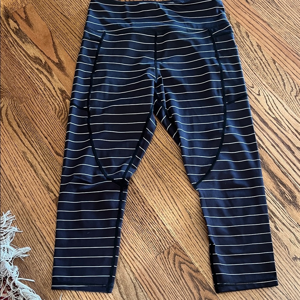 Zyia black luxe leggings 24”